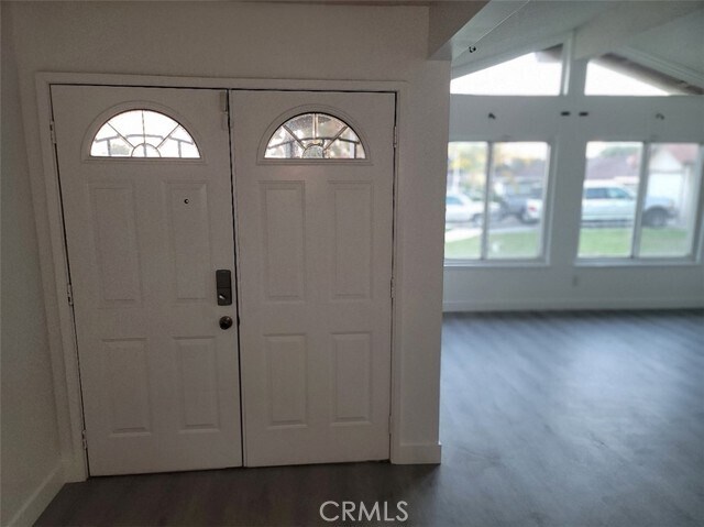 Building Photo - 6984 Center St