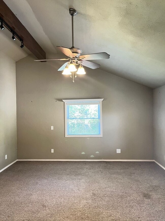 Building Photo - 4 bedrooms and 2 bath home, mature neighborhood, garage, well built and clean