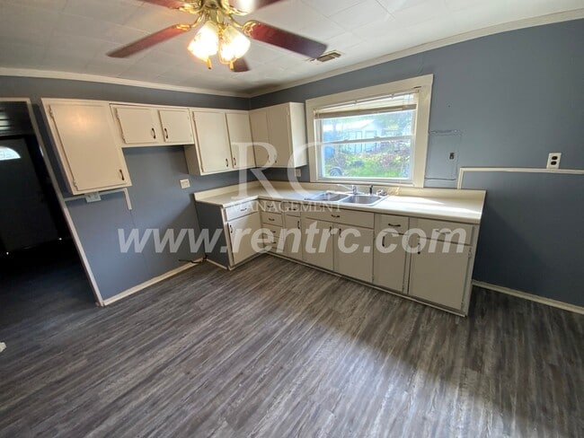 Building Photo - 117 Vance-
