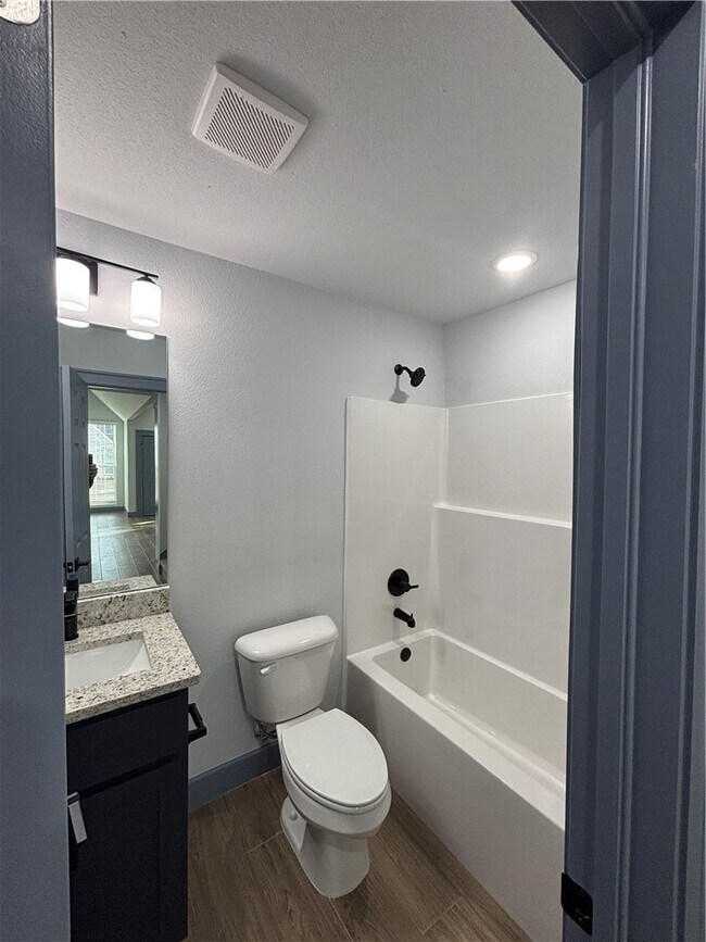 Building Photo - 3200 SW Lovely Ln