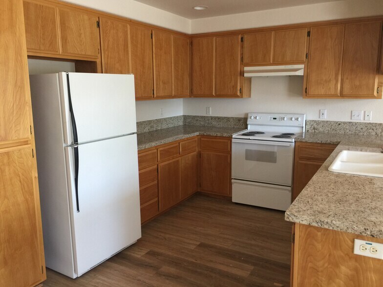 Building Photo - 1221 Skeeters Ln