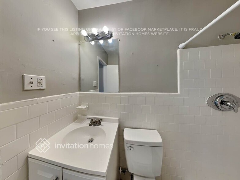 Building Photo - 4504 S Clark Ave