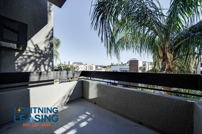 Building Photo - 11225 Morrison St