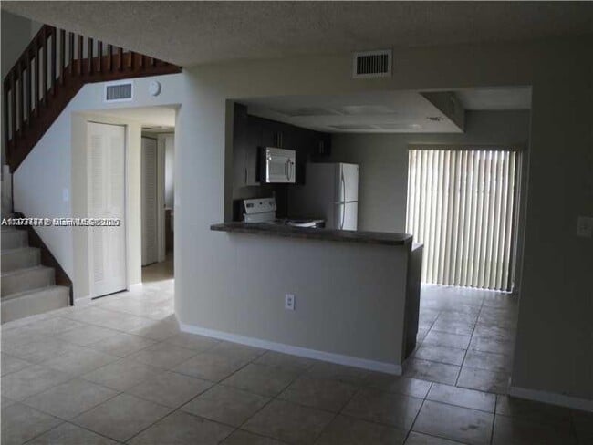 Building Photo - 1206 San Remo Cir