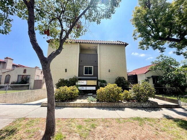 Building Photo - 204 La France Ave