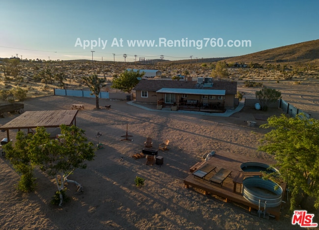 Building Photo - Updated 3 Bed 2 Bath Home on 2.5 Fenced In Acres with paid SOLAR PANELS!!