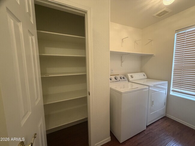 Building Photo - 12054 S 44th St