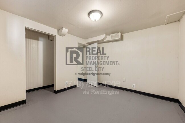 Building Photo - 909 W Evans Ave