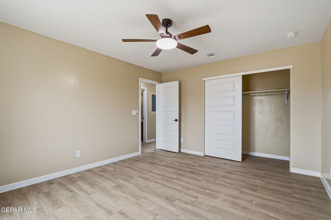 Building Photo - 6002 1/2 Pam McCall Drive Unit 5