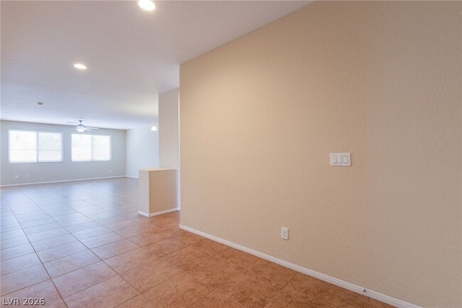 Building Photo - 10119 Amana Oaks Ave