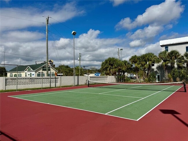 Building Photo - 9205 Tudor Dr