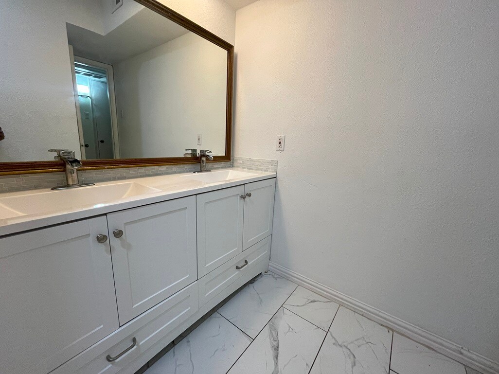 New sink - 4209 Avondale Ave