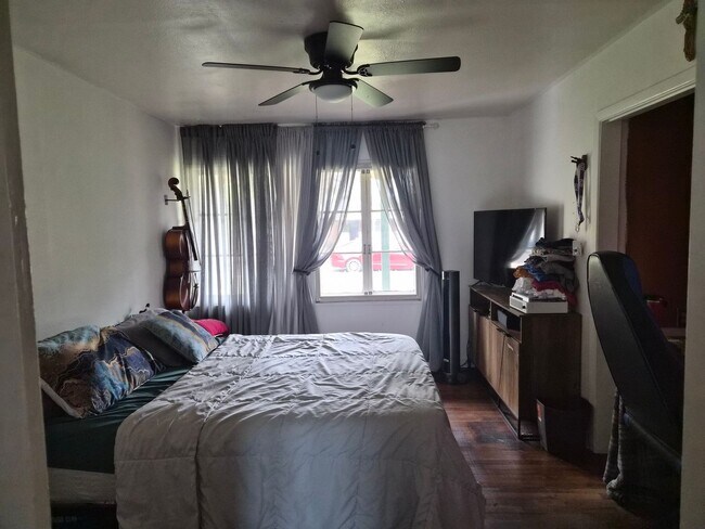 Building Photo - Spacious Tempe Home – Available 3/1/26!