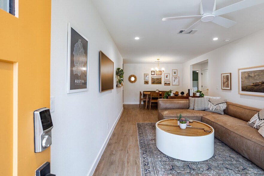 Building Photo - 1613 Berene Ave