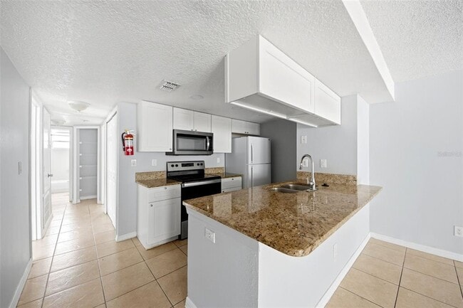 Building Photo - 2723 N Poinciana Blvd