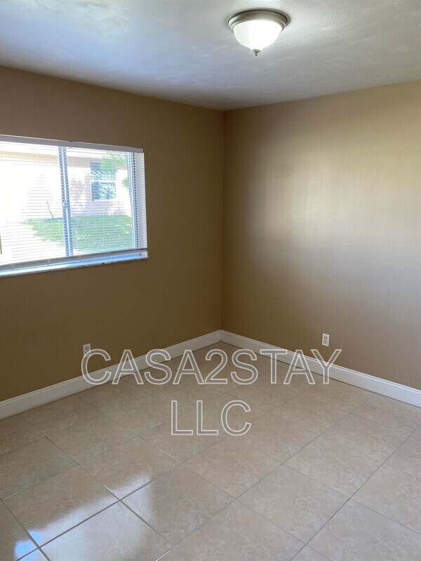 Building Photo - 321 Gordon Ave S