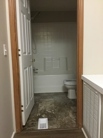 Building Photo - 1097 Jordan Rd