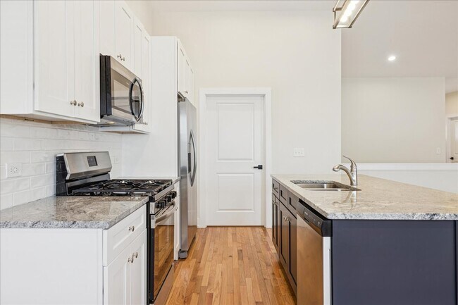 Building Photo - 935 Partridge Cir