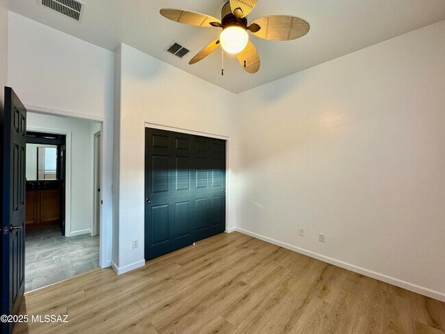 Building Photo - 13743 N High Mountain View Pl