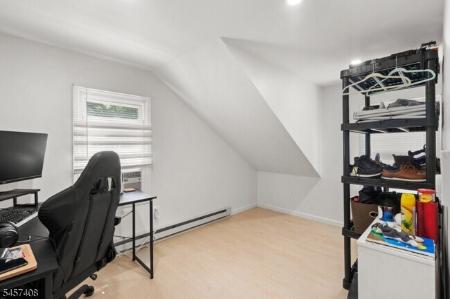 Building Photo - 22 Frazer Rd