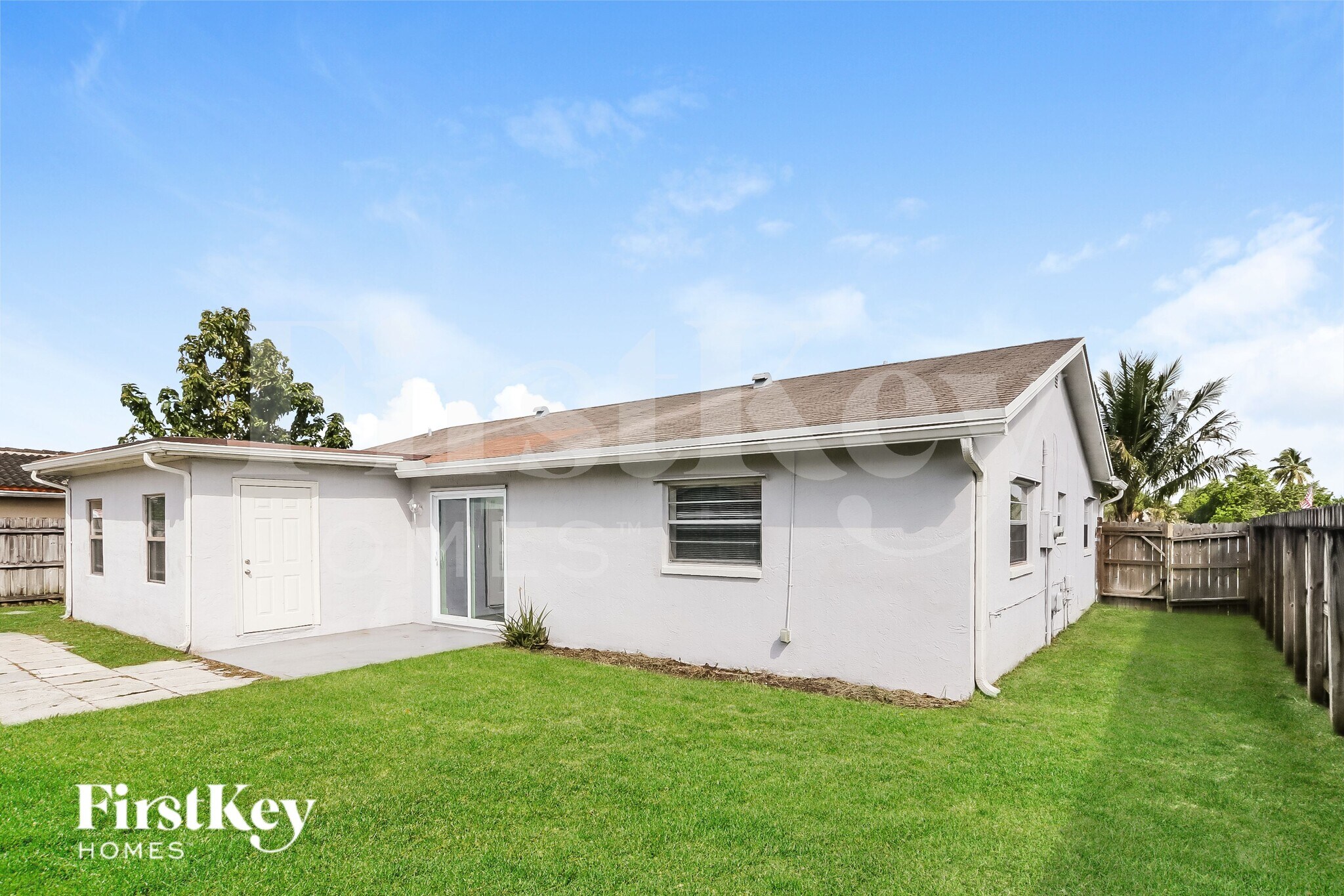 Building Photo - 8800 SW 10th St