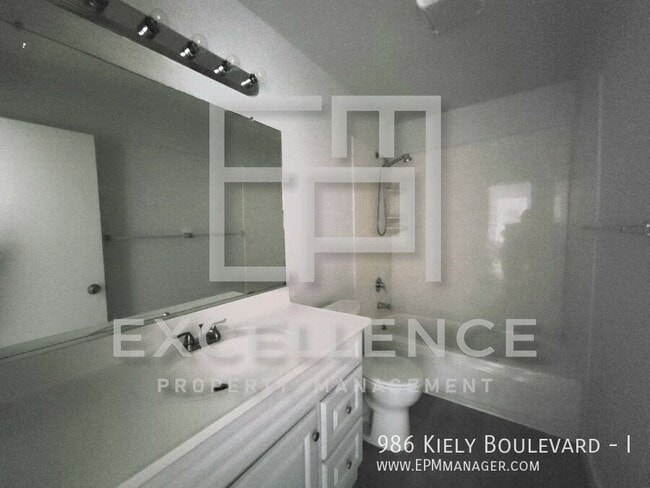 Building Photo - 986 Kiely Blvd