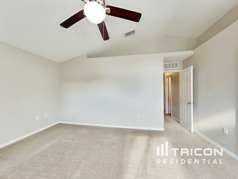 Building Photo - 3013 Whispering Trails Dr