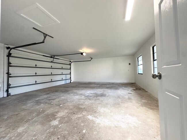 Building Photo - 107 Maplewood Dr