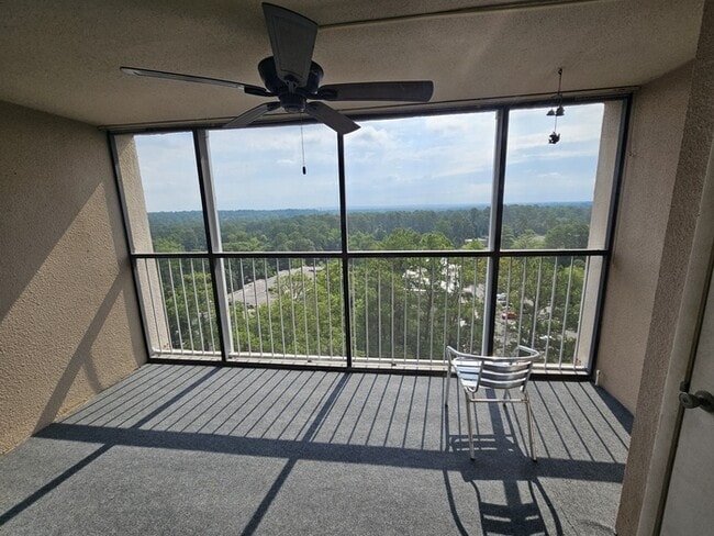 Building Photo - Remodeled High Rise in Forest Acres