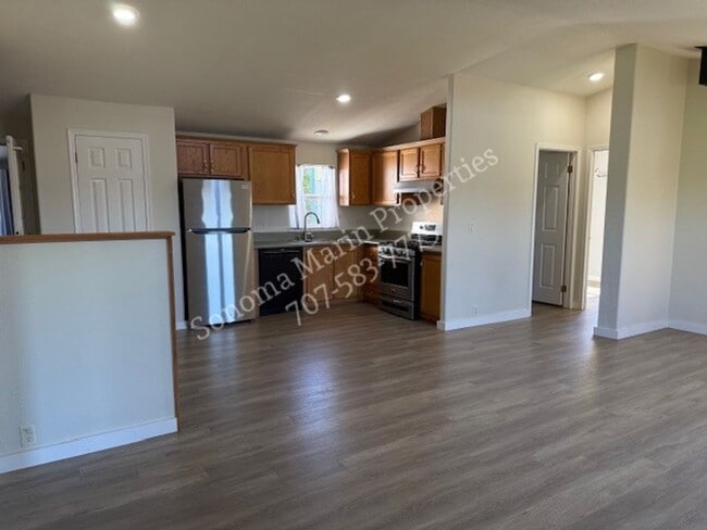 Building Photo - Great Single Level Home in the Country ~ West Petaluma ~ 2bd/2ba with Large Bonus Room