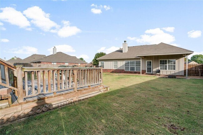 Building Photo - Glenpool Beauty!  3 Bedroom, 2 Bath Home