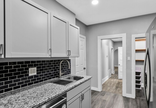 Building Photo - 1911 S 14th St