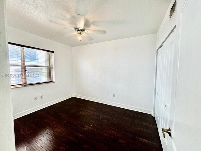 Building Photo - 7801 Hispanola Ave