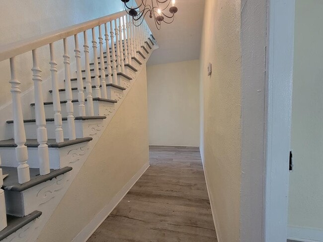 Building Photo - 14212 Shields Bridge Rd