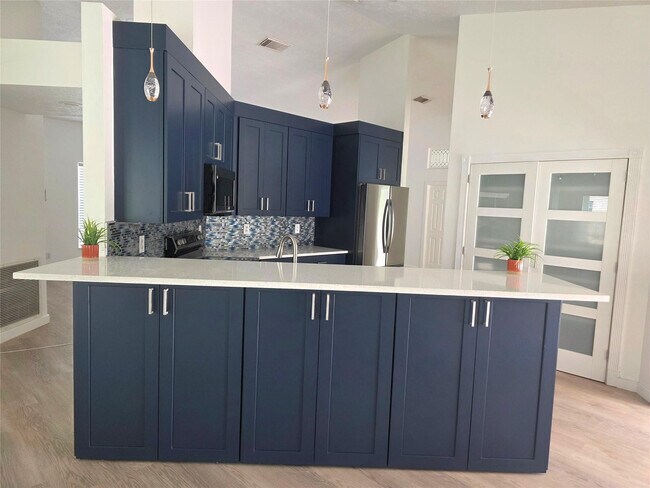 Building Photo - 2928 SE Bella Rd