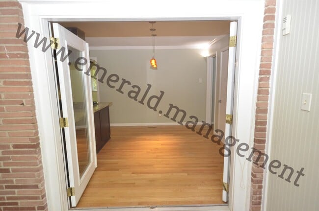 Building Photo - 2644 Harrington Dr