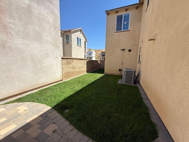 Building Photo - Stunning 4-Bedroom Home with Solar, EV Charger, and a Loft in Valencia