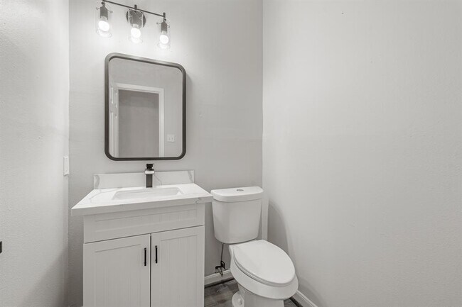 Building Photo - 11923 Pondwood Dr
