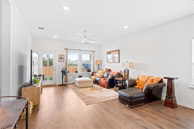 Building Photo - 143 Santa Rosa Ln