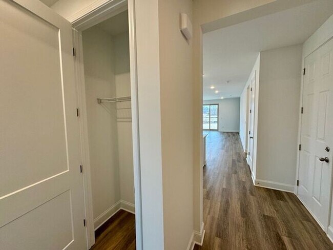 Building Photo - MOVE IN SPECIAL-3 bedroom with study/flex/office/keeping room