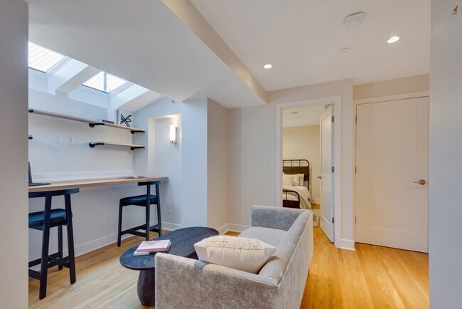 Building Photo - 242 Shawmut Ave