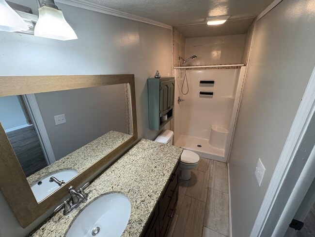 Building Photo - 515 S Washington St