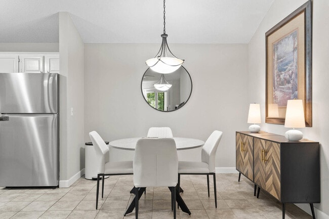 Building Photo - 1407 Park De Ville Pl