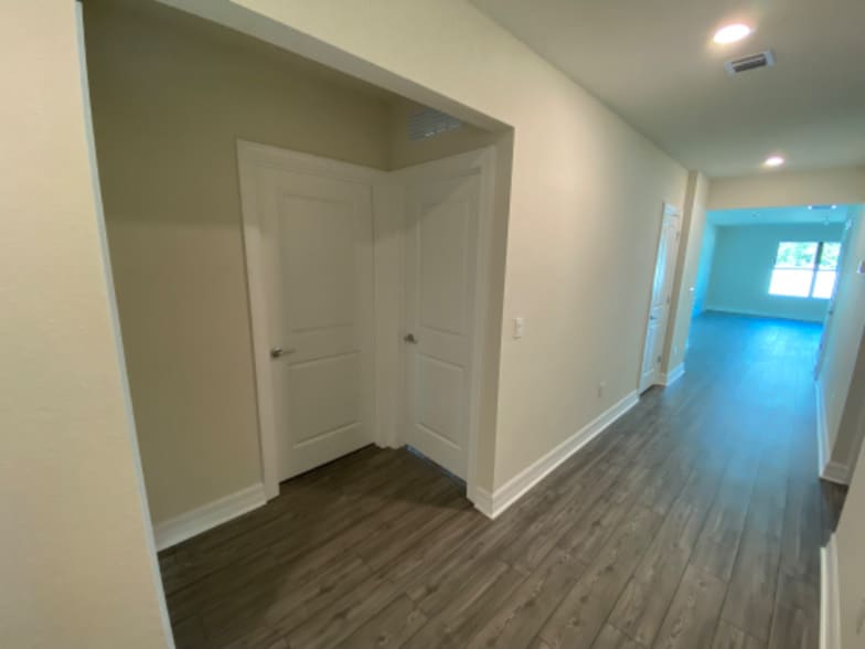 Building Photo - 2931 Hibiscus Ave