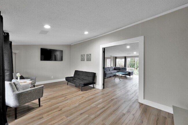 Building Photo - 22603 Tuwa Rd