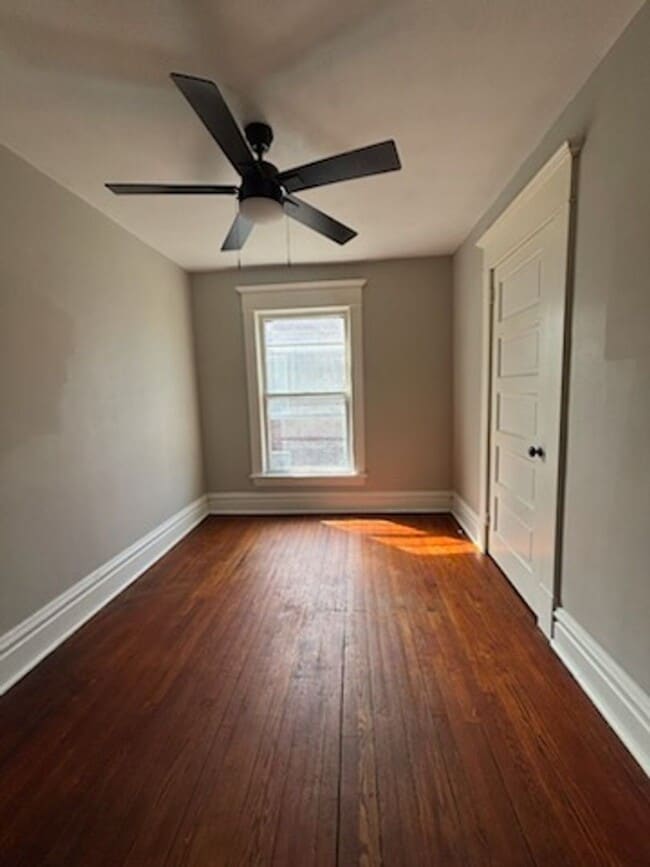 Building Photo - 515 Wallis Ave