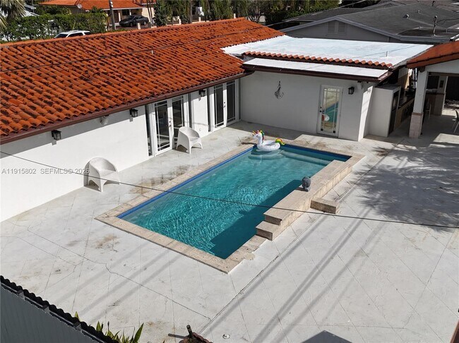 Building Photo - 7780 SW 28th St