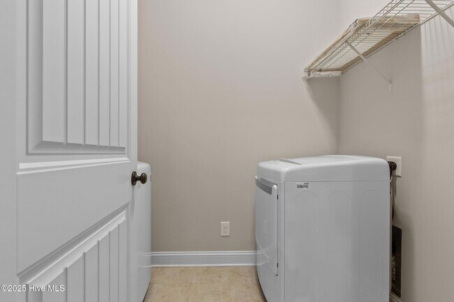 Building Photo - 280 Wiregrass Ln