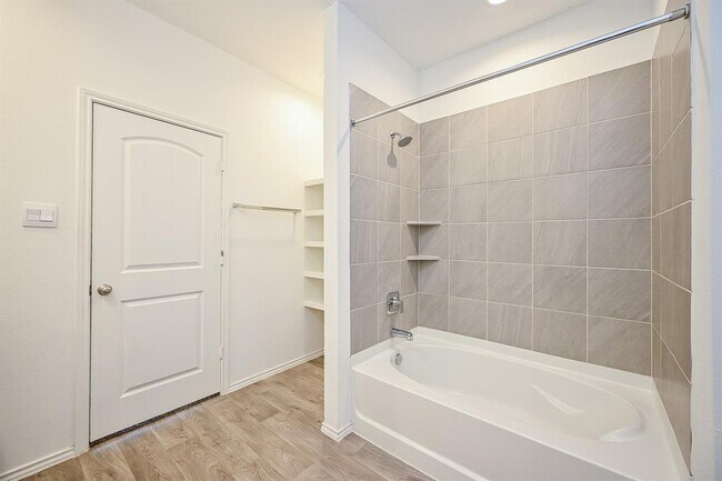 Building Photo - 5411 Auburn Gardens Ct