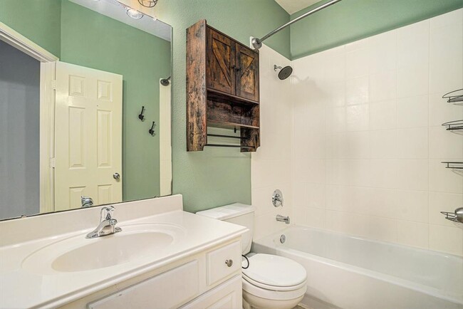 Building Photo - 1753 Silver Bend Dr